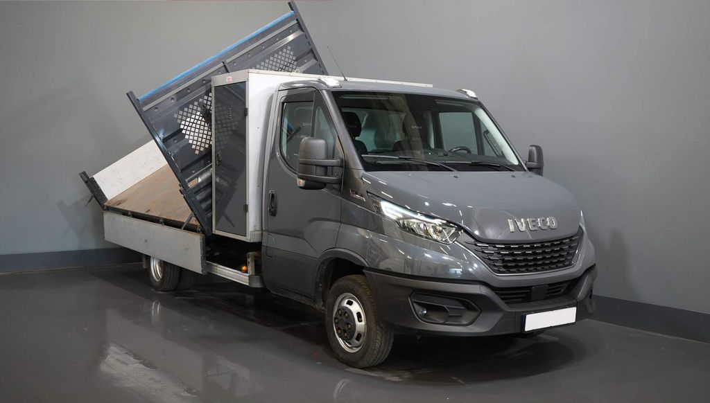 Iveco Daily Kipper 35C18 3.0 Aut. Roues jumelées/ Benne basculante 3 côtés/ Plateau ouvert/ 3.5t Attelage