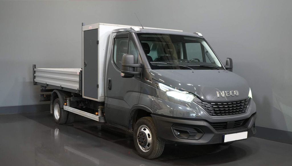 Iveco Daily Open laadbak 35C18 3.0 Aut. Roues jumelées/ Benne basculante 3 côtés/ Plateau ouvert/ 3.5t Attelage