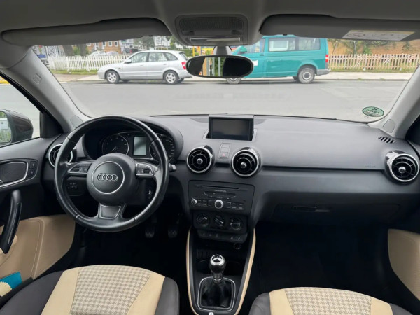 audi-a1-14-tsi-sportbackklimanavisitzhzg-5.jpg