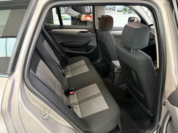 bmw-x1-18-i-sdrivex-lineautombi-xenon-13.jpg