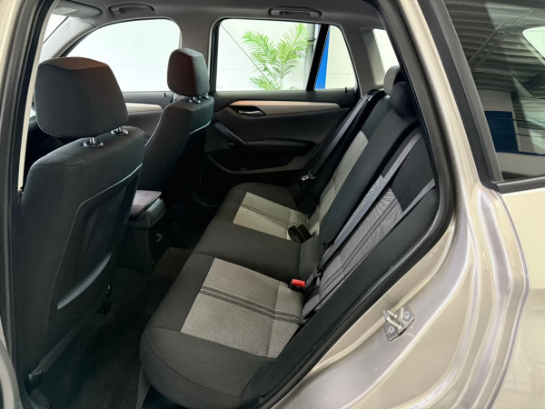 bmw-x1-18-i-sdrivex-lineautombi-xenon-5.jpg