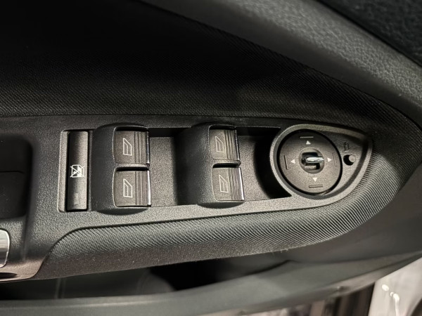 ford-c-max-sync-edition-klimaa-winterpaket-ahk-phone-15.jpg