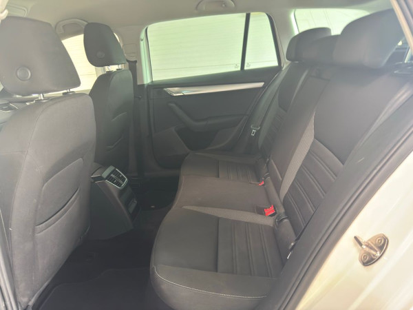 skoda-octavia-iii-break-16-tdi-115-dsg7-business-garantie-6-mois-17.jpg