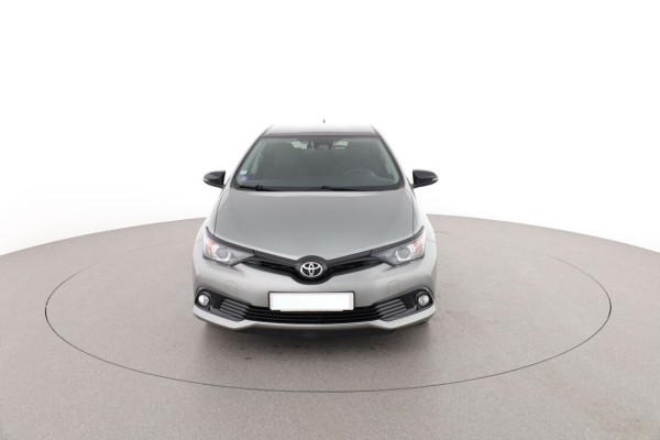 toyota-auris-12t-design-1.jpg