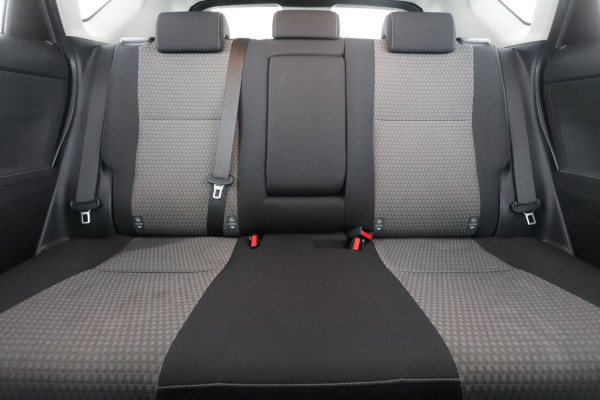 toyota-auris-12t-design-6.jpg