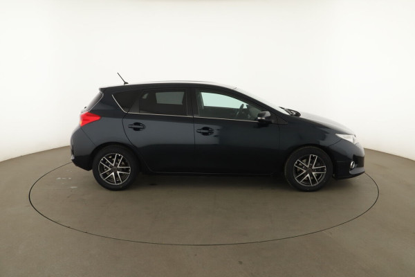 toyota-auris-20-d-4d-feel-11.jpg