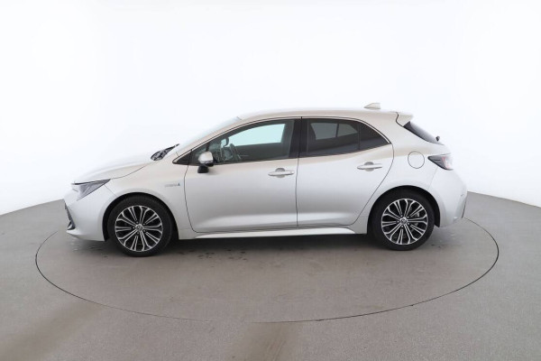 toyota-corolla-18-hybride-design-10.jpg