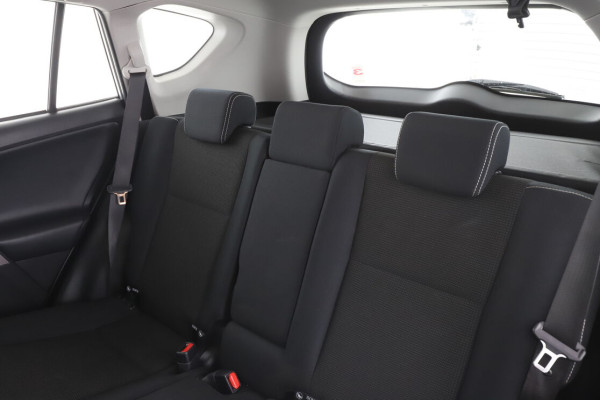 toyota-rav-4-20-d-4d-dynamic-5.jpg