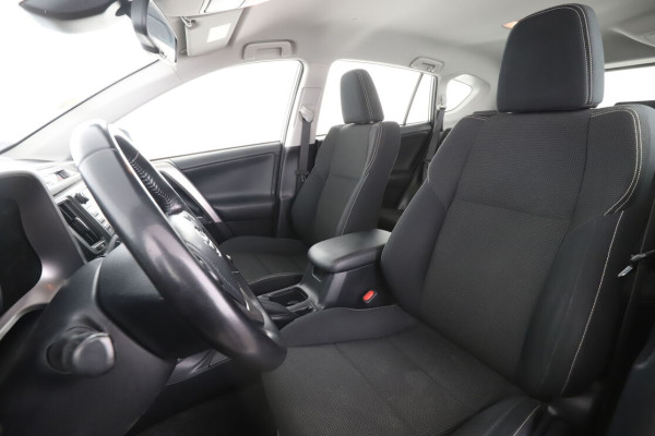 toyota-rav-4-20-d-4d-dynamic-8.jpg