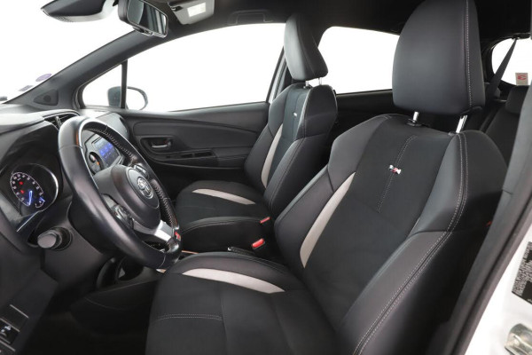 toyota-yaris-15-hybrid-gr-sport-1-1.jpg