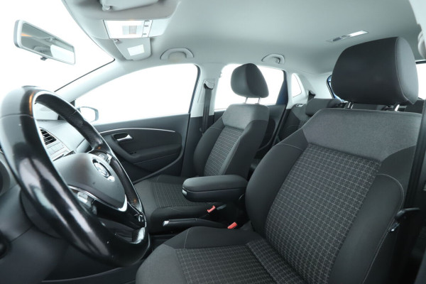 volkswagen-polo-12-tsi-bluemotion-tech-confortline-dsg7-11.jpg